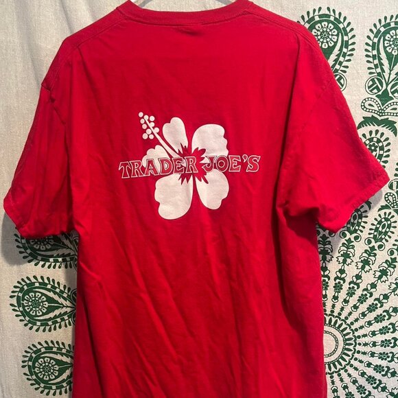 Trader Joe's Men's Red T-shirt - Picture 2 of 2